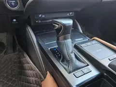 2021 Lexus ES 300h Excellence, зелёный — фото 10