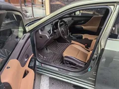 2021 Lexus ES 300h Excellence, зелёный — фото 19