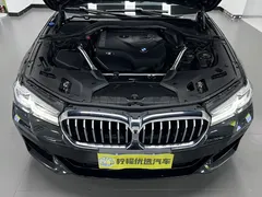 2022 BMW 5 Series 525i M Sport Package, чёрный — фото 9