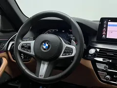 2022 BMW 5 Series 525i M Sport Package, чёрный — фото 17