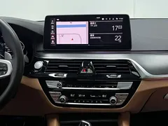 2022 BMW 5 Series 525i M Sport Package, чёрный — фото 35