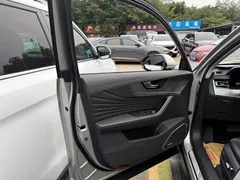 2023 Hongqi HS5 2.0T Pro — фото 4