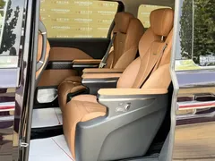 2024 Hongqi HQ9 2.0T PHEV 4WD Business — фото 18