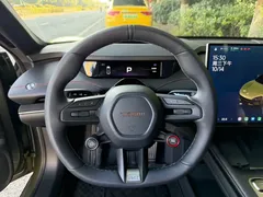2024 Xiaomi SU7 4WD Max Founder, зелёный — фото 11