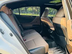 2021 Lexus ES 200 Excellence, белый — фото 16