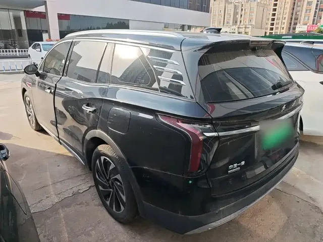 2024 Hongqi HS7 2.0T PHEV 4WD 7
