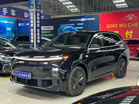 2025 Li Auto L8