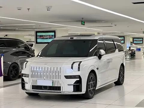 2024 Zeekr 009 6-Seat Executive 4WD 108kWh