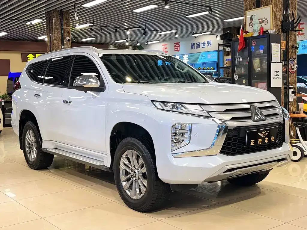 2020 Mitsubishi Pajero 3.0L Premium