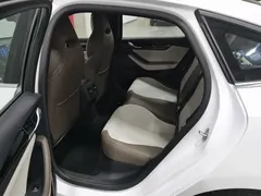 2024 BYD Qin PLUS Honor DM-i PHEV 55km Leading, белый — фото 15