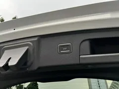 2023 Hongqi HS3 2.0T 4WD Youwei, белый — фото 14