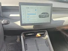 2025 BYD Qin PLUS DM-i PHEV Smart Driving 55km Leading, белый — фото 14