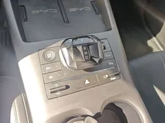 2025 BYD Qin PLUS DM-i PHEV Smart Driving 55km Leading, белый — фото 15