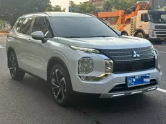 2023 Mitsubishi Outlander 1.5T CVT 2WD Premium 7-seat, белый — фото 2
