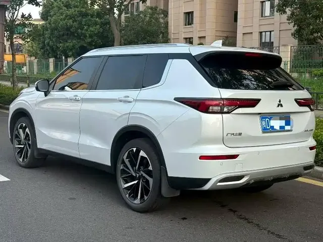 2023 Mitsubishi Outlander 1.5T CVT 2WD Premium 7-seat