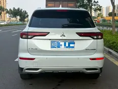 2023 Mitsubishi Outlander 1.5T CVT 2WD Premium 7-seat, белый — фото 4