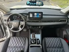 2023 Mitsubishi Outlander 1.5T CVT 2WD Premium 7-seat, белый — фото 7