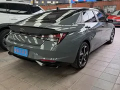 2022 Hyundai Elantra 1.5L CVT LUX Premium — фото 4