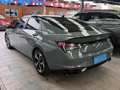 2022 Hyundai Elantra 1.5L CVT LUX Premium — фото 6