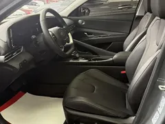 2022 Hyundai Elantra 1.5L CVT LUX Premium — фото 10