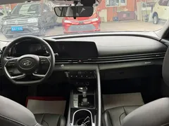 2022 Hyundai Elantra 1.5L CVT LUX Premium — фото 12