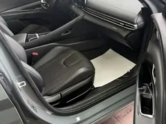 2022 Hyundai Elantra 1.5L CVT LUX Premium — фото 16