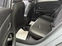 2022 Hyundai Elantra 1.5L CVT LUX Premium — фото 22