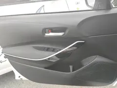 2021 Toyota Corolla Hybrid 1.8L E-CVT Elite, белый — фото 7