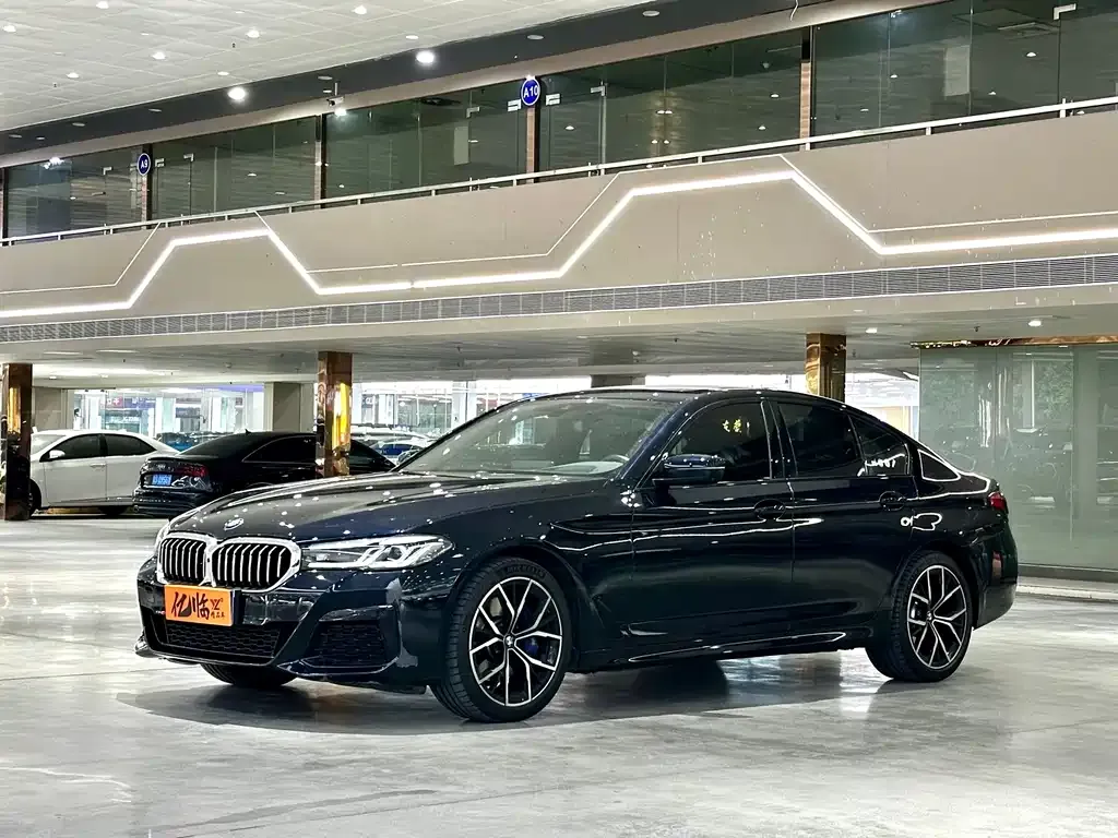 2022 BMW 5 Series 530i Fashion M Sport Package