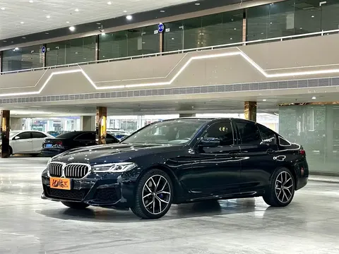 2022 BMW 5 Series 530i Fashion M Sport Package