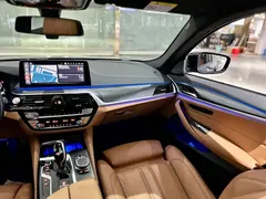 2022 BMW 5 Series 530i Fashion M Sport Package, чёрный — фото 9