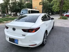 2021 Mazda 3 2.0L AT, белый — фото 6