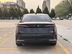 2023 Hongqi E-QM5 EV 620km PLUS, чёрный — фото 8