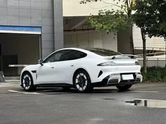 2024 Xiaomi SU7 RWD Long Range Smart Driving, белый — фото 6