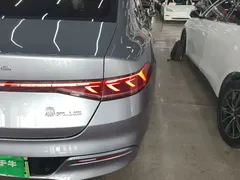 2024 BYD Qin PLUS Honor DM-i PHEV 55km Leading — фото 8