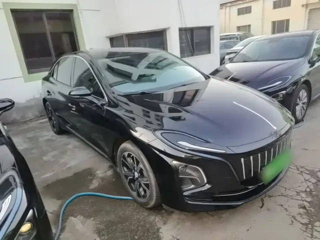 2023 Hongqi E-QM5 Basic Mobility