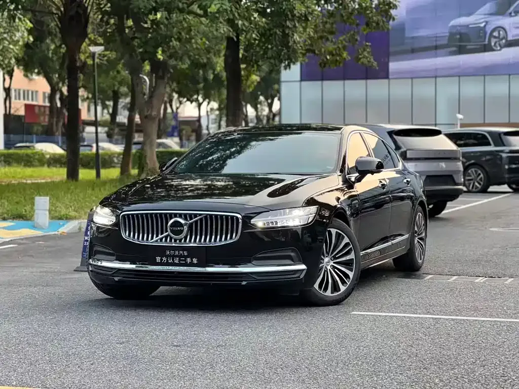 2023 Volvo S90