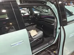 2025 Zeekr Mix Smart Driving, синий — фото 9