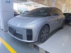 2025 Li Auto i6 4WD Standard — фото 2