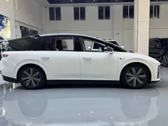 2025 Li Auto i8 Standard, белый — фото 4