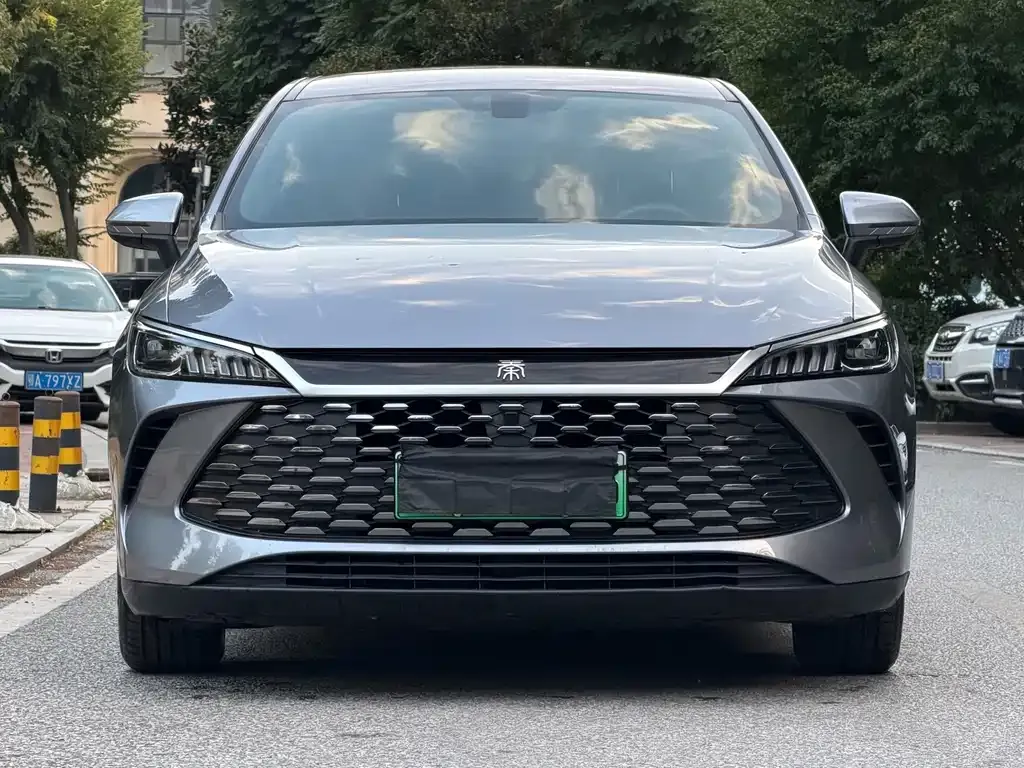 2025 BYD Qin PLUS DM-i PHEV Smart Driving 55km Leading