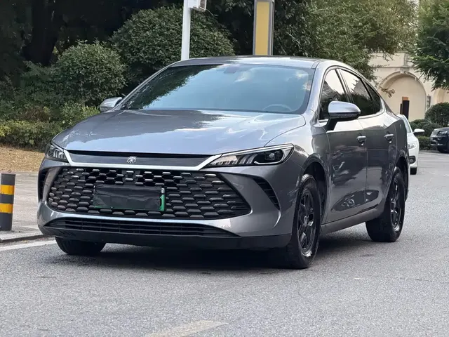 2025 BYD Qin PLUS DM-i PHEV Smart Driving 55km Leading
