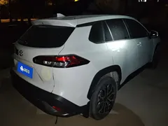 2022 Toyota Frontlander 2.0L CVT Luxury, белый — фото 3