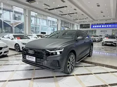 2021 Audi Q8 45 TFSI Sport, чёрный — фото 2