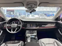 2021 Audi Q8 45 TFSI Sport, чёрный — фото 14