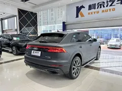 2021 Audi Q8 45 TFSI Sport, чёрный — фото 15