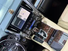 2021 Toyota Alphard Hybrid 2.5L Luxury, белый — фото 25