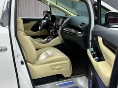 2021 Toyota Alphard Hybrid 2.5L Luxury, белый — фото 31