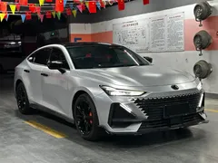 2022 Changan UNI-V 1.5T Premium — фото 3