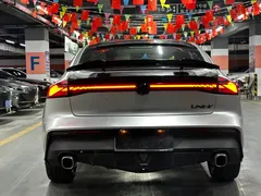 2022 Changan UNI-V 1.5T Premium — фото 11